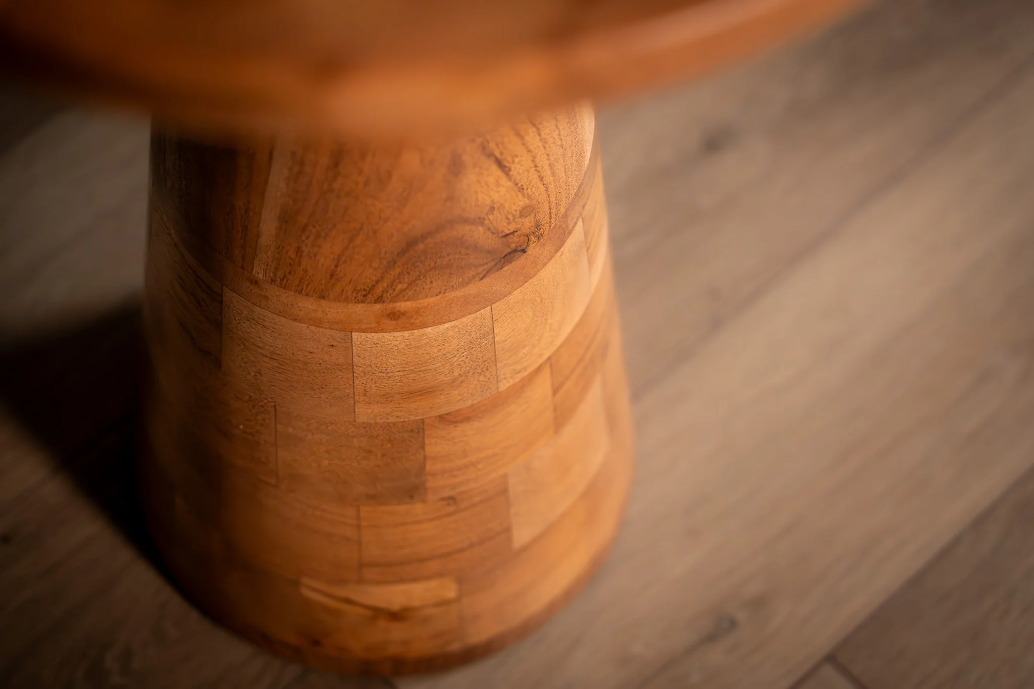Solid Acacia Wood Side Table 40 cm with Sculptural Pedestal Base – Aria - Image 8