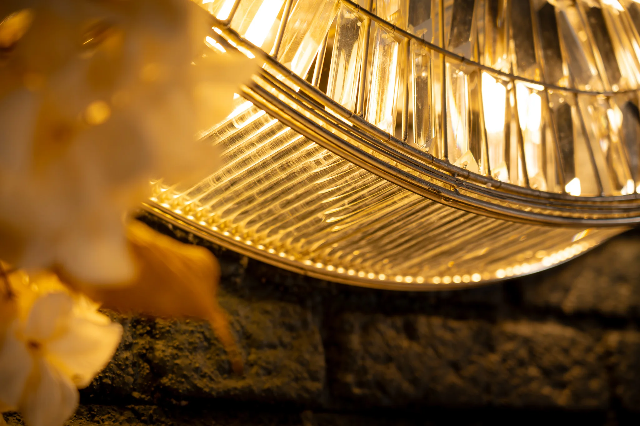 Round Mirror Wall Lamp 90 cm with Gold Frame – Aurora Halo - Image 8