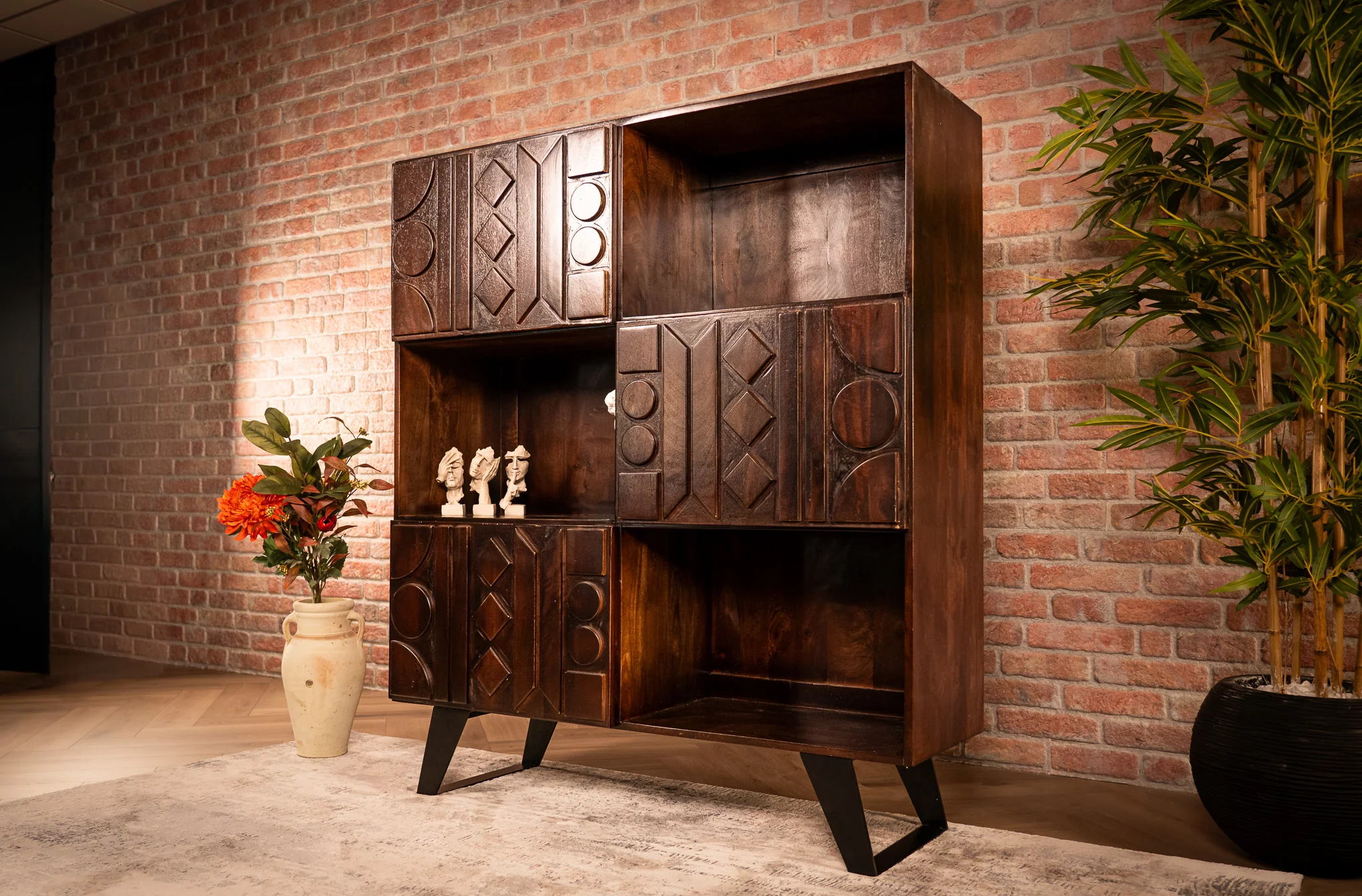 Solid Mango Wood Display Cabinet with Oriental 3D Pattern 140 cm - Cherokee - Image 3