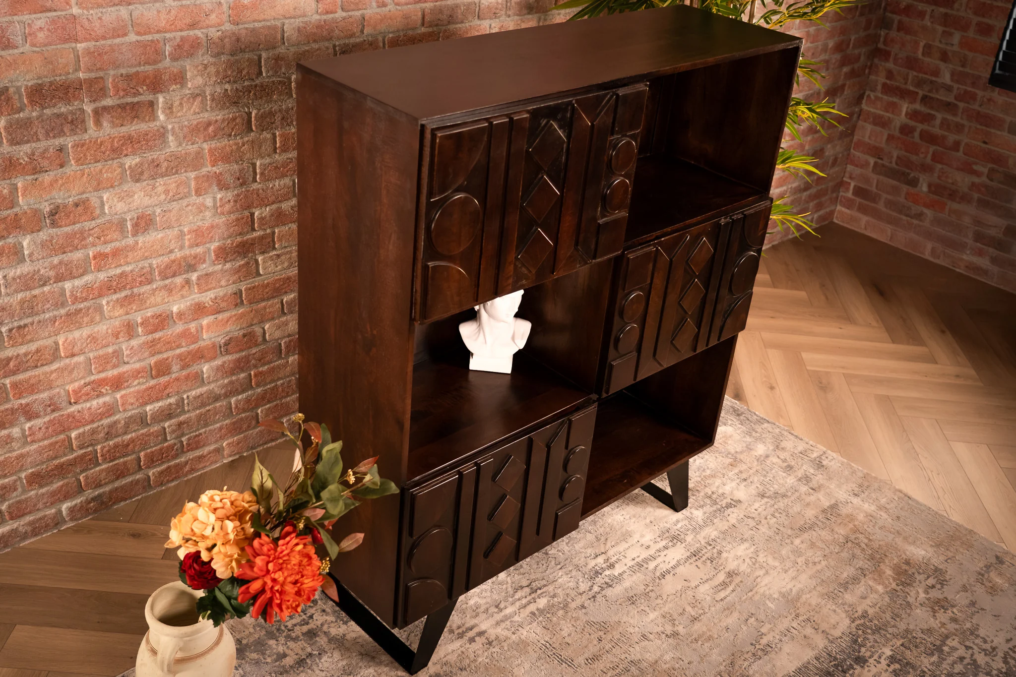 Solid Mango Wood Display Cabinet with Oriental 3D Pattern 140 cm - Cherokee - Image 4