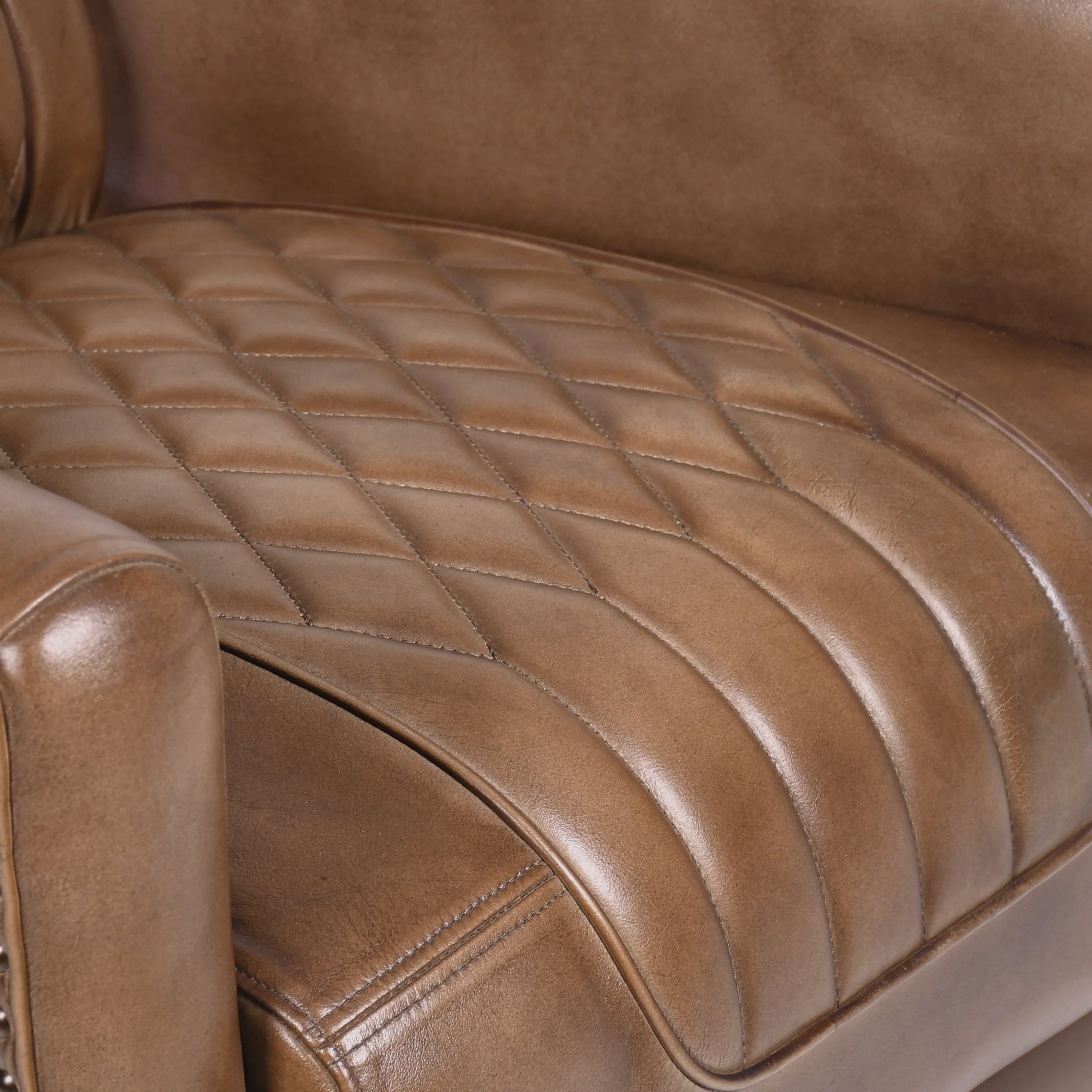 Genuine Leather Armchair Vintage Brown with Wooden Legs – Chicago Club - Image 4