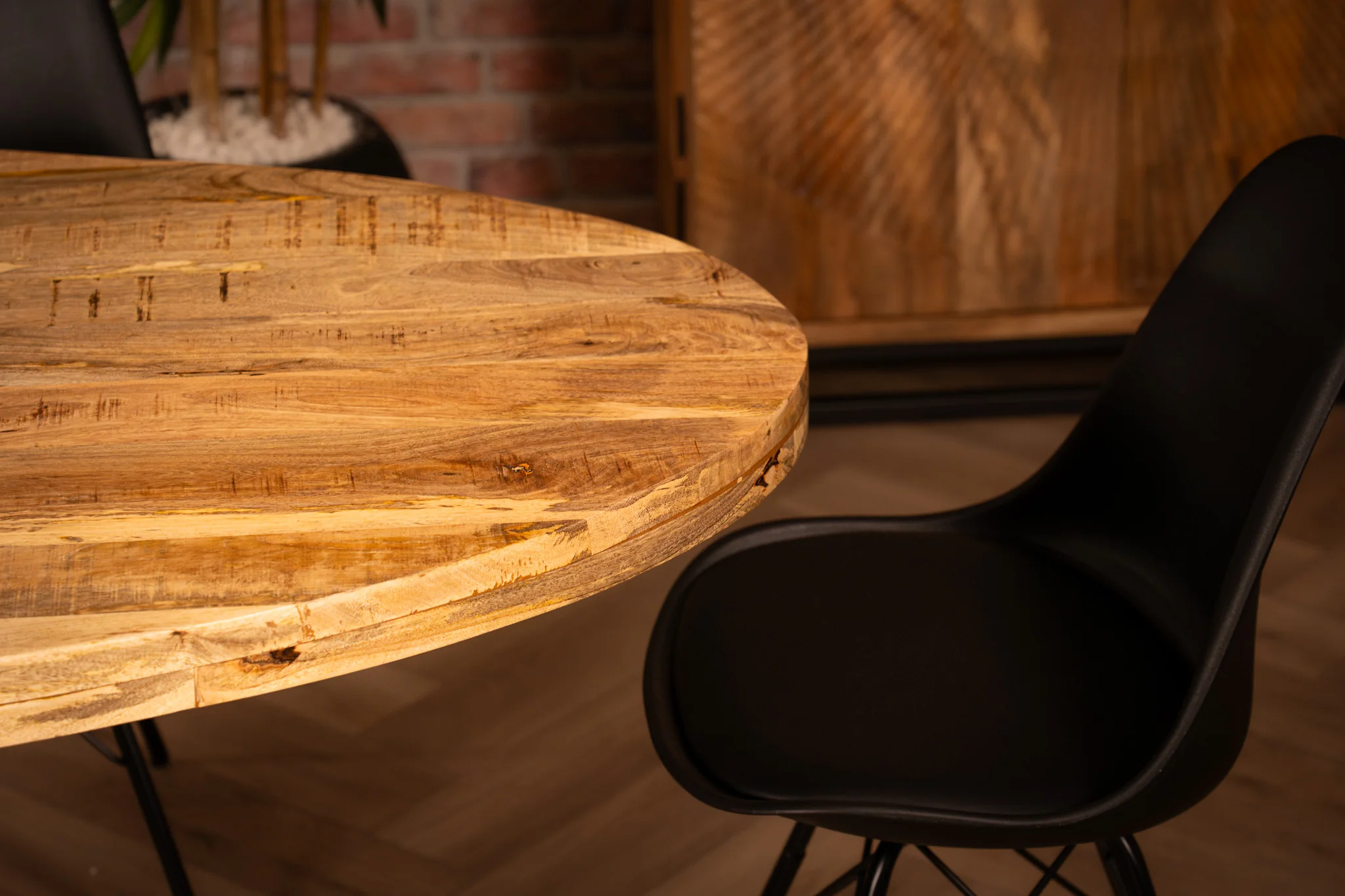 Solid Mango Wood Oval Dining Table 160cm – Galaxie Spider Frame - Image 6
