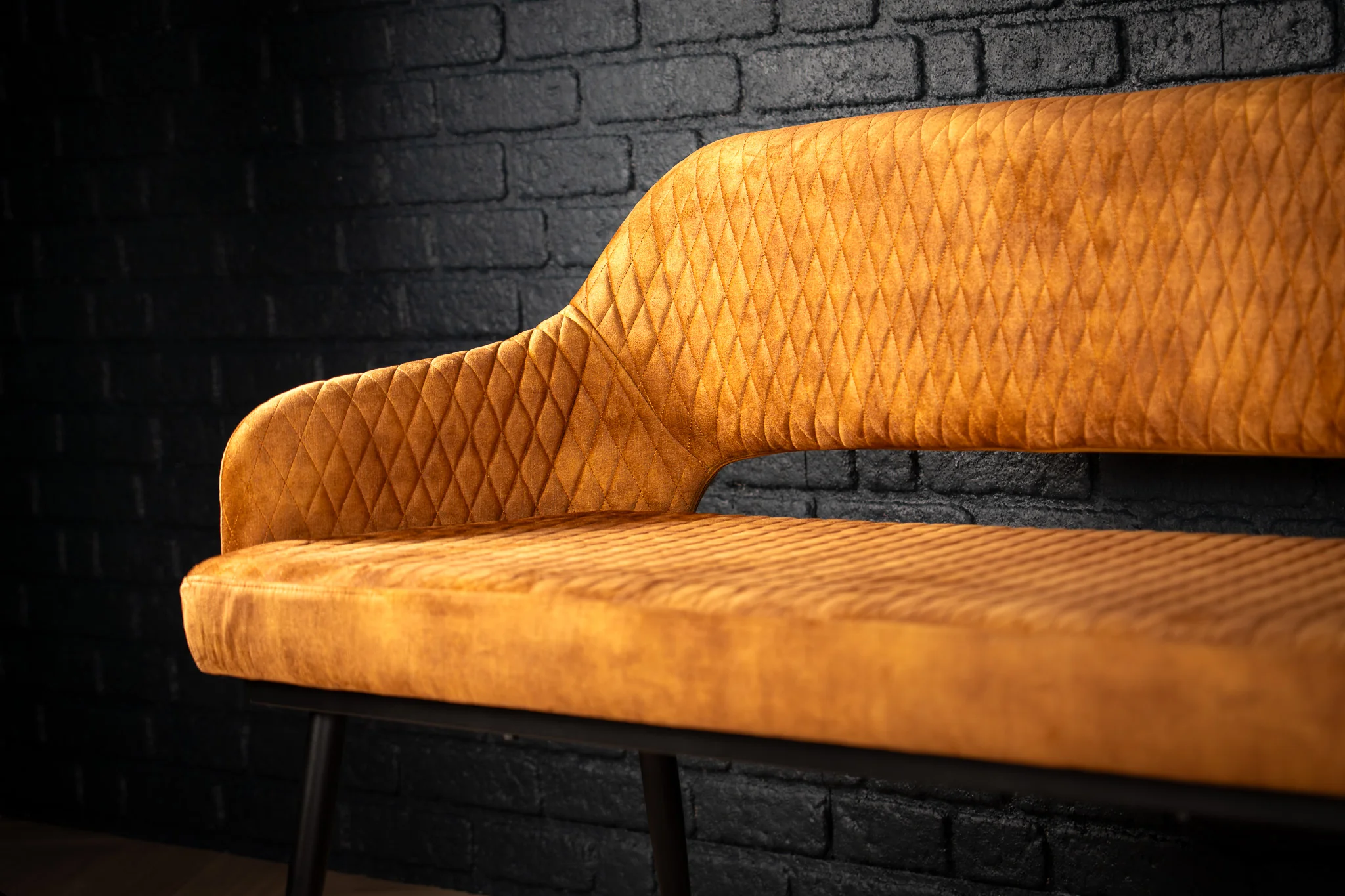 Velvet Bench 160 cm Mustard Yellow with Black Legs – Glamour - Image 4
