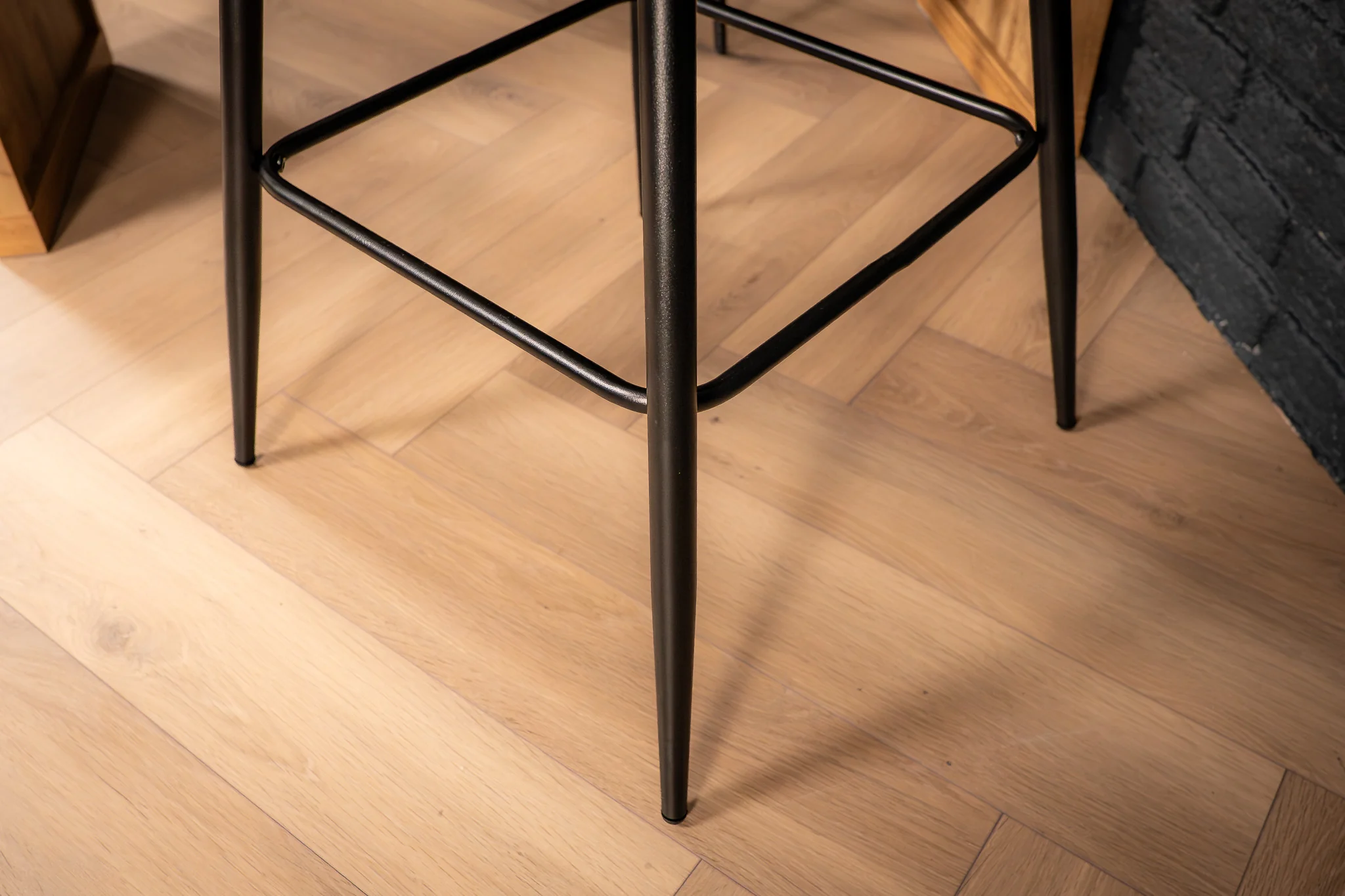 Velvet Bar Stool Grey Brown with Black Legs – Glamour - Image 6