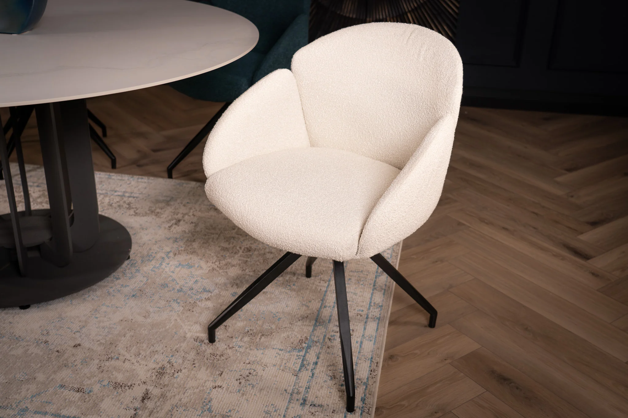 Boucle Swivel Dining Chair White – Glide