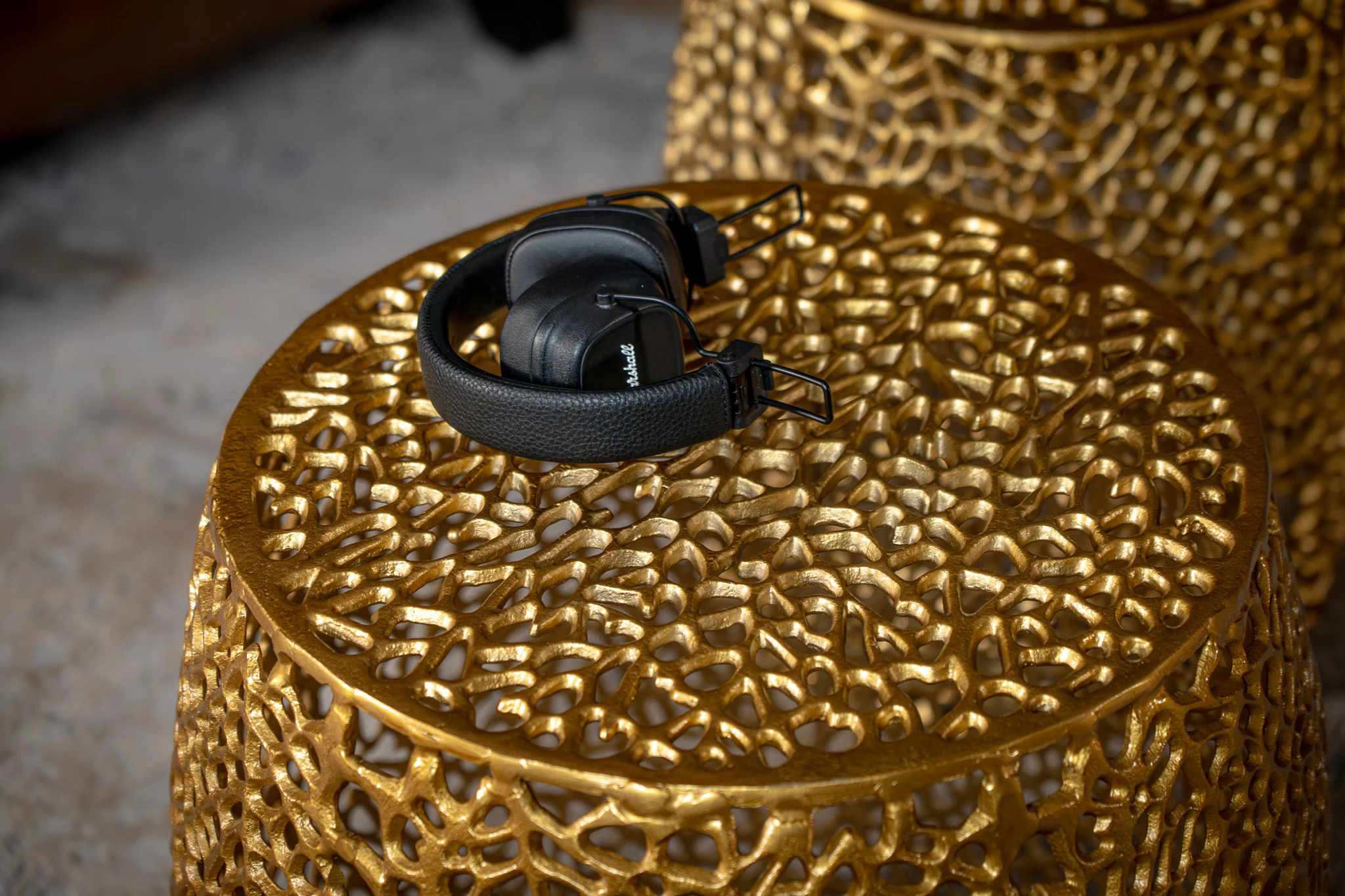 Gold Aluminium Side Table Set of 2 – Golden Coral - Image 3