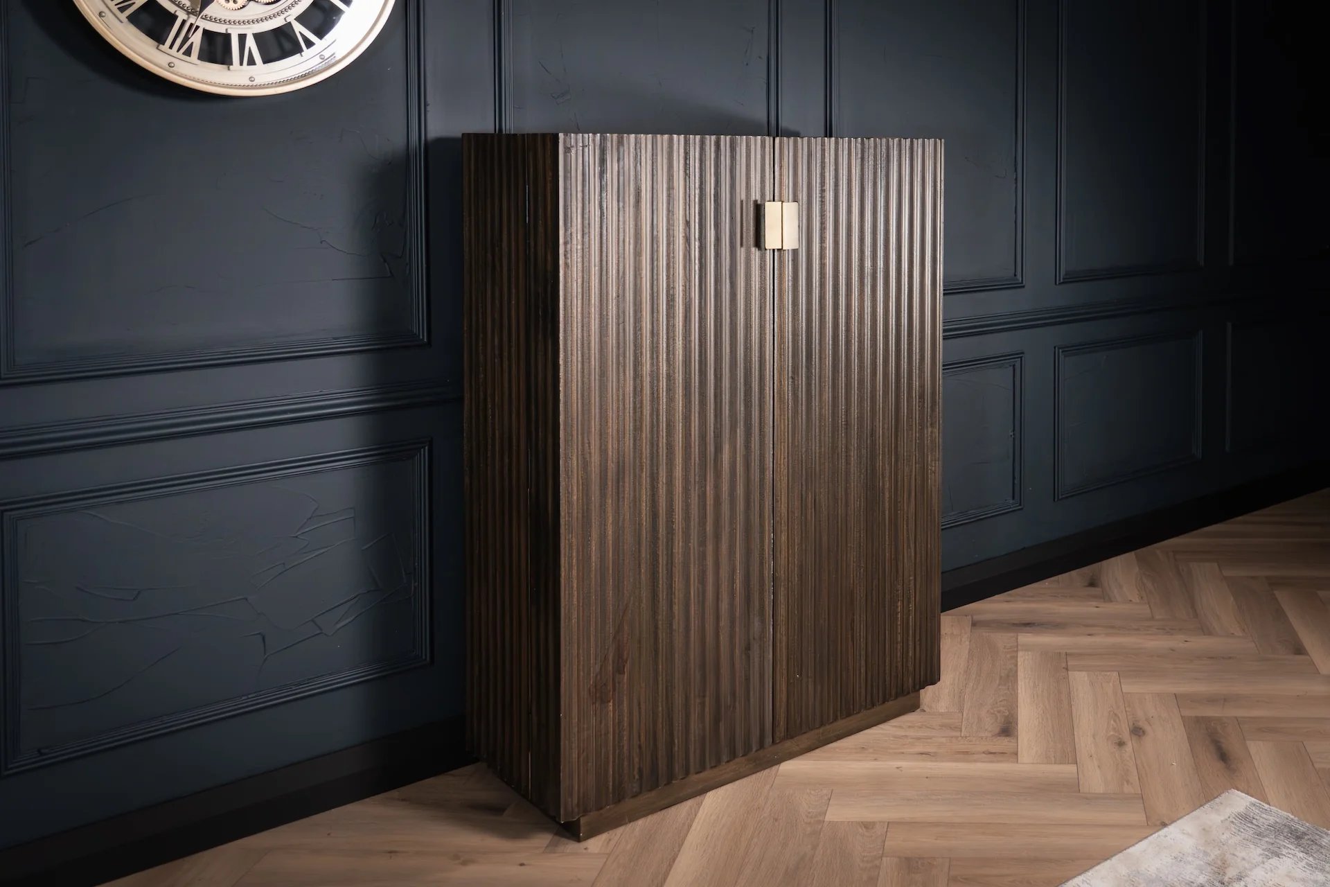 Solid Mango Wood Bar Cabinet 140 cm – Louvre Fluted Front Grey Brown - Image 3