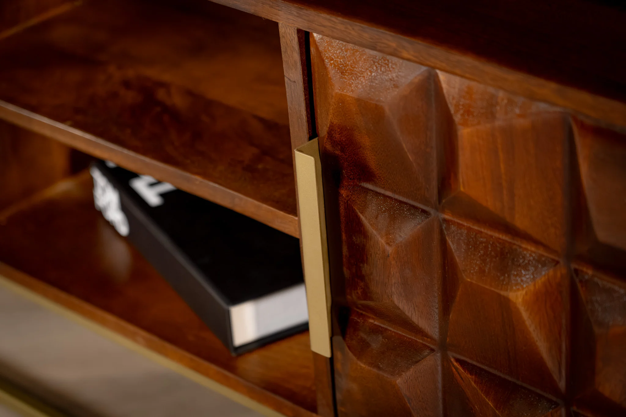 Solid Mango Wood TV unit Dark Brown with Gold Base 128 cm - Memento - Image 5