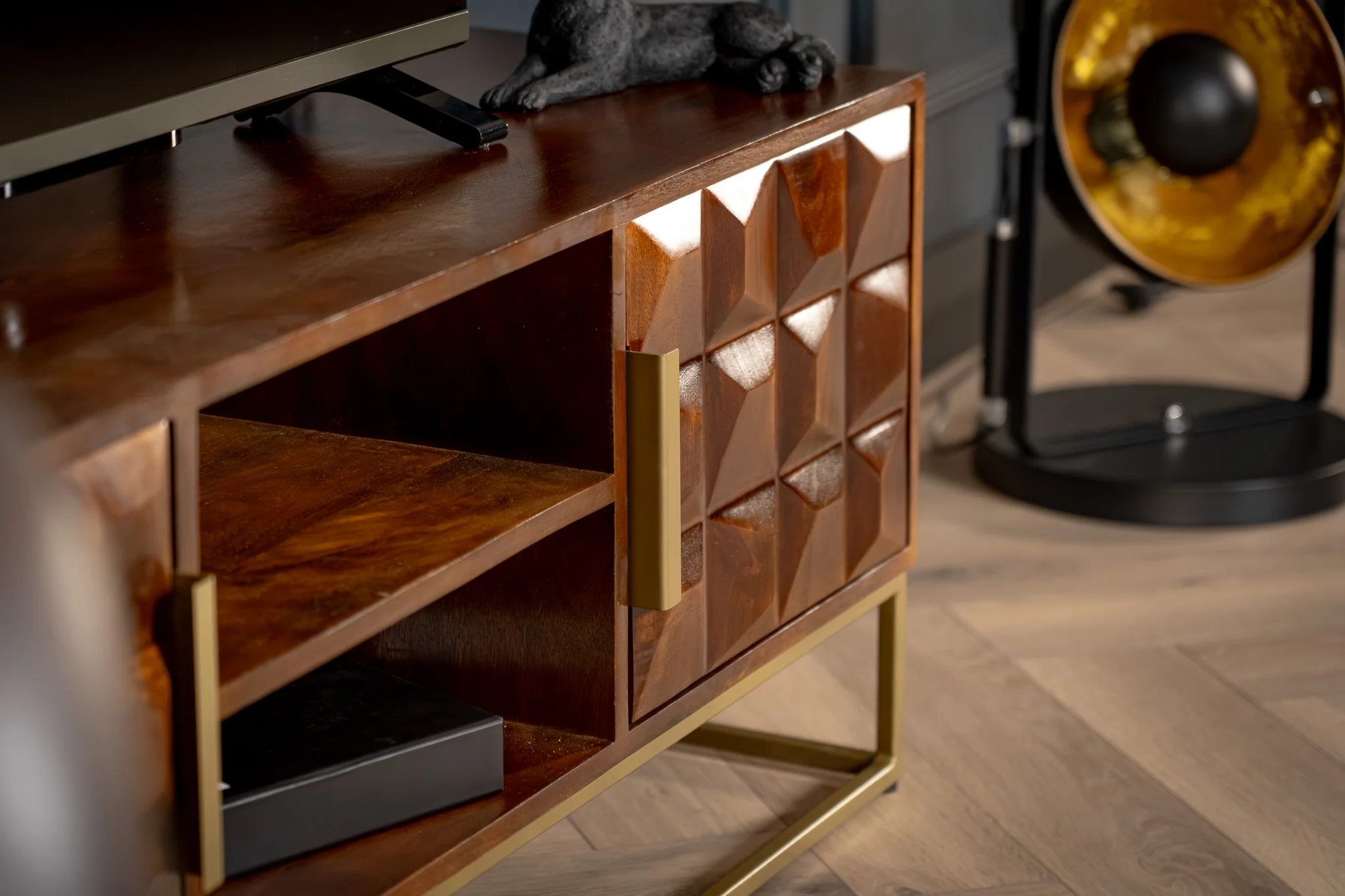 Solid Mango Wood TV unit Dark Brown with Gold Base 128 cm - Memento - Image 7