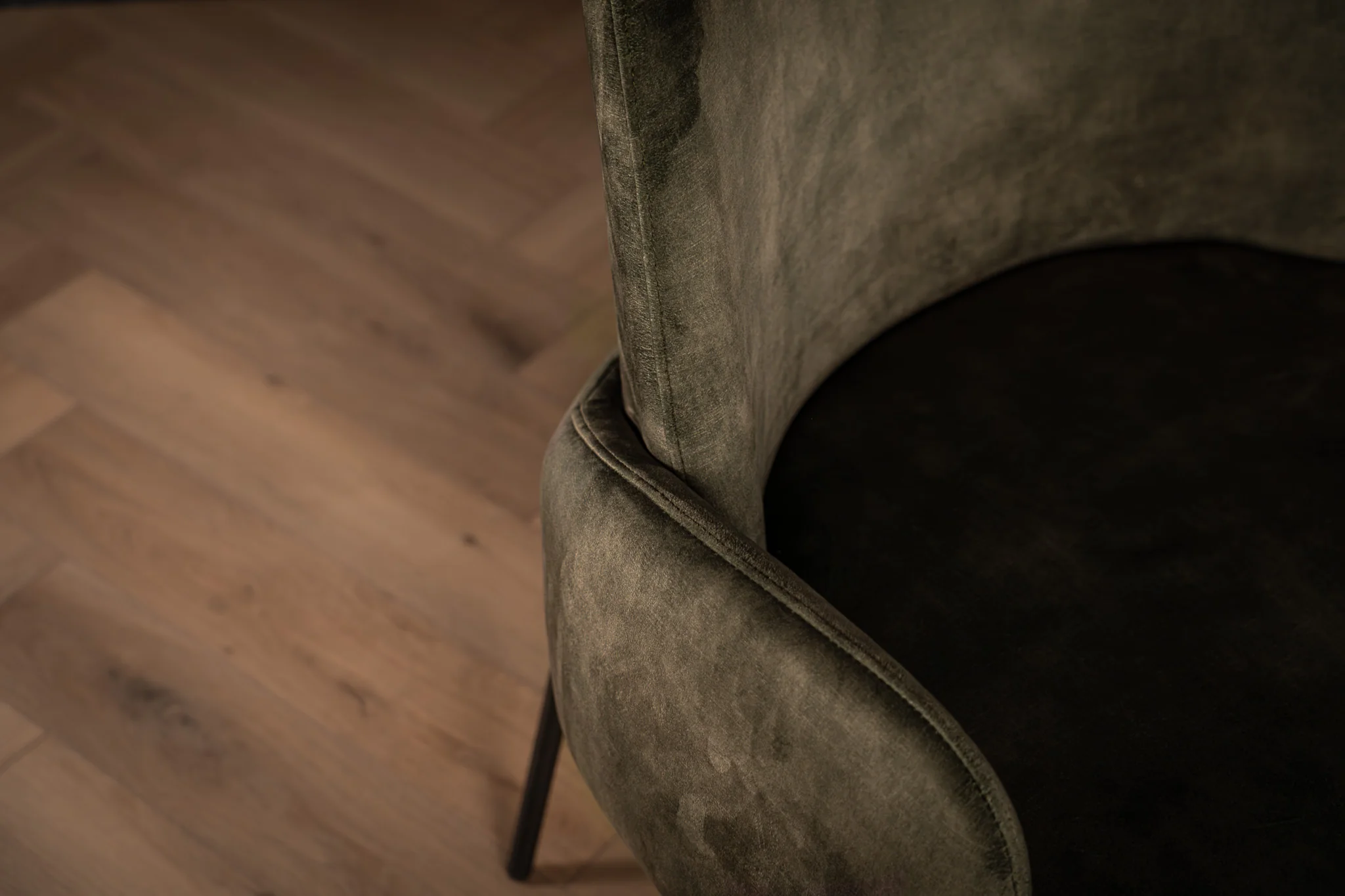 Velvet Lounge Chair Grey Green with Black Legs – Milo - Image 7