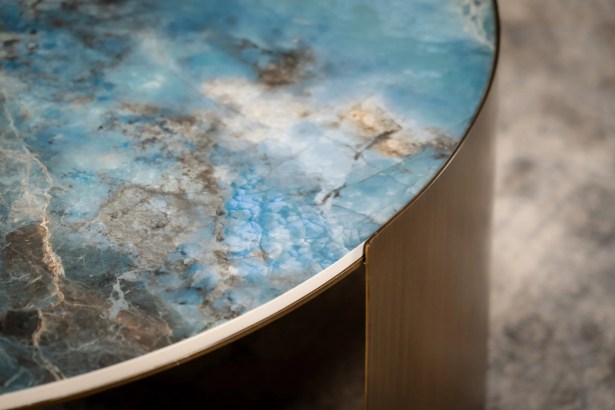Sintered Stone Round Coffee Table Crystal Blue Marble 90 cm – Petroio - Image 5