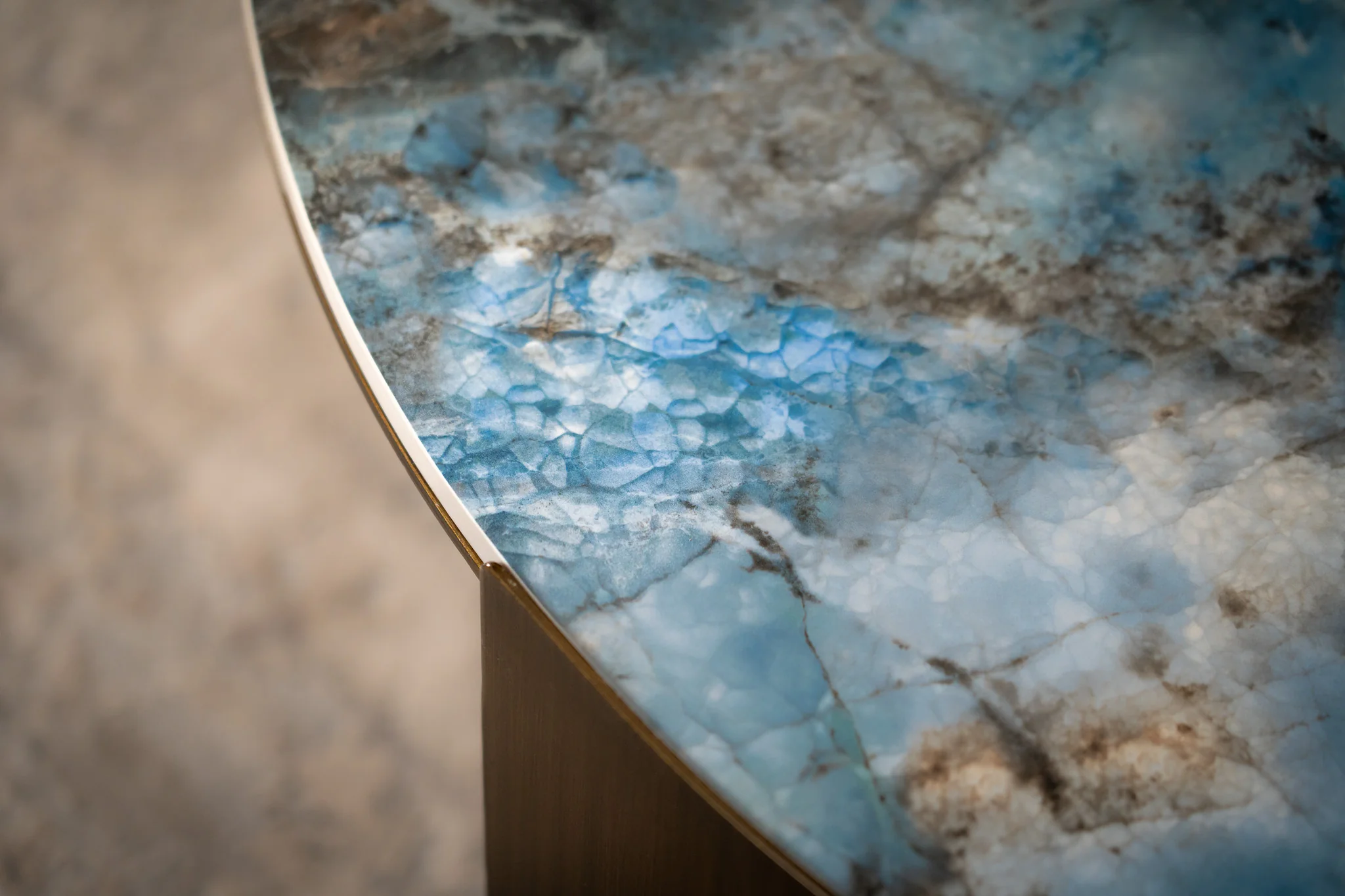 Sintered Stone Round Coffee Table Crystal Blue Marble 90 cm – Petroio - Image 6