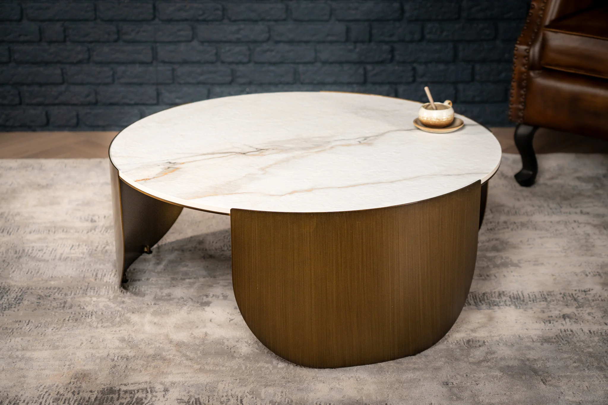 Sintered Stone Round Coffee Table White Concrete Texture 90 cm – Petroio - Image 3