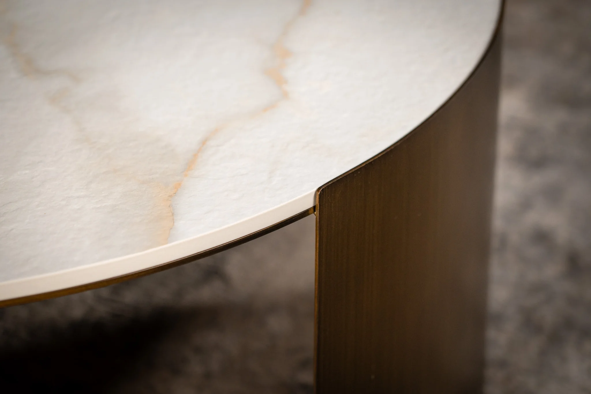 Sintered Stone Round Coffee Table White Concrete Texture 90 cm – Petroio - Image 6
