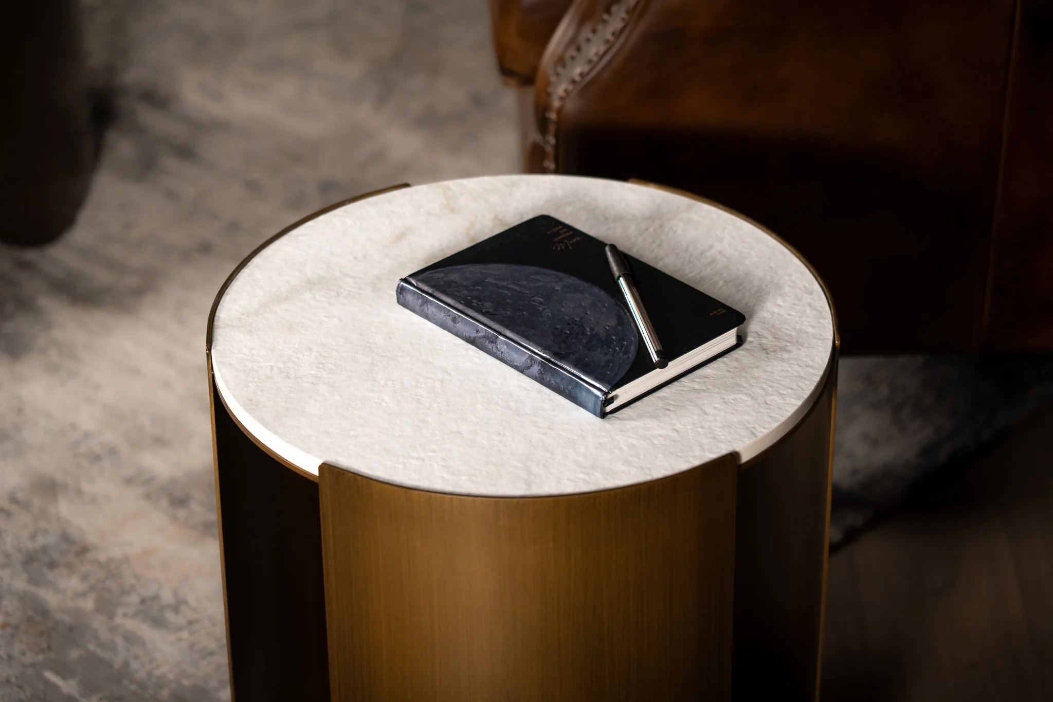 Sintered Stone Round Side Table White Concrete Texture 40 cm – Petroio - Image 4