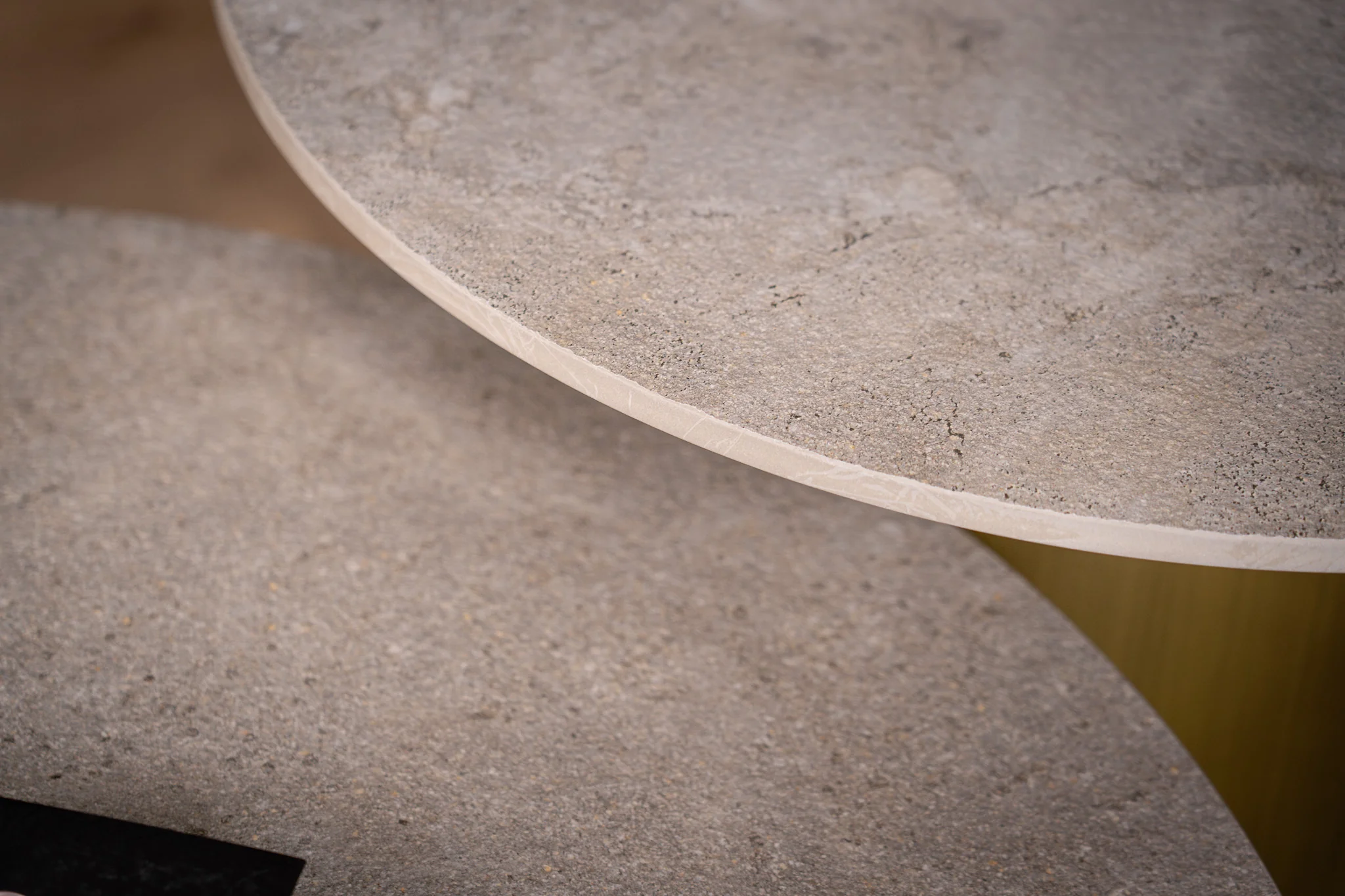 Sintered Stone Round Side Table Grey Concrete 60 cm – Pienza - Image 6