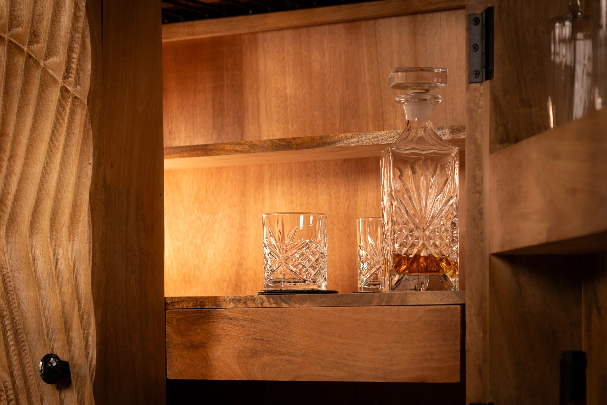 Solid Mango Wood Bar Cabinet 141 cm with 3D Carved Front in Natural Brown – Scorpion - Image 9