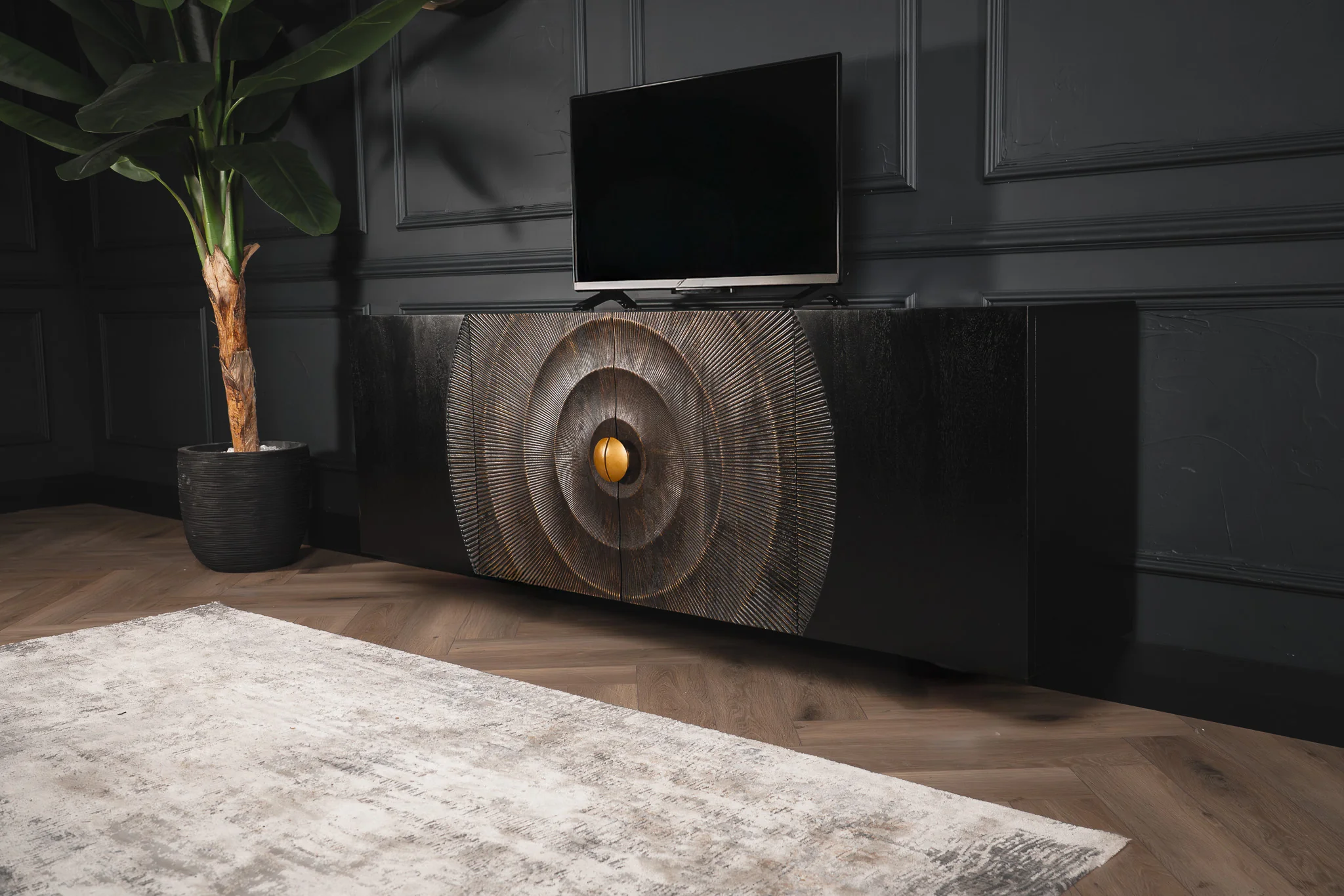 Solid Mango Wood Floating TV Unit Black 180 cm with Curved Front – Sunset - Image 3