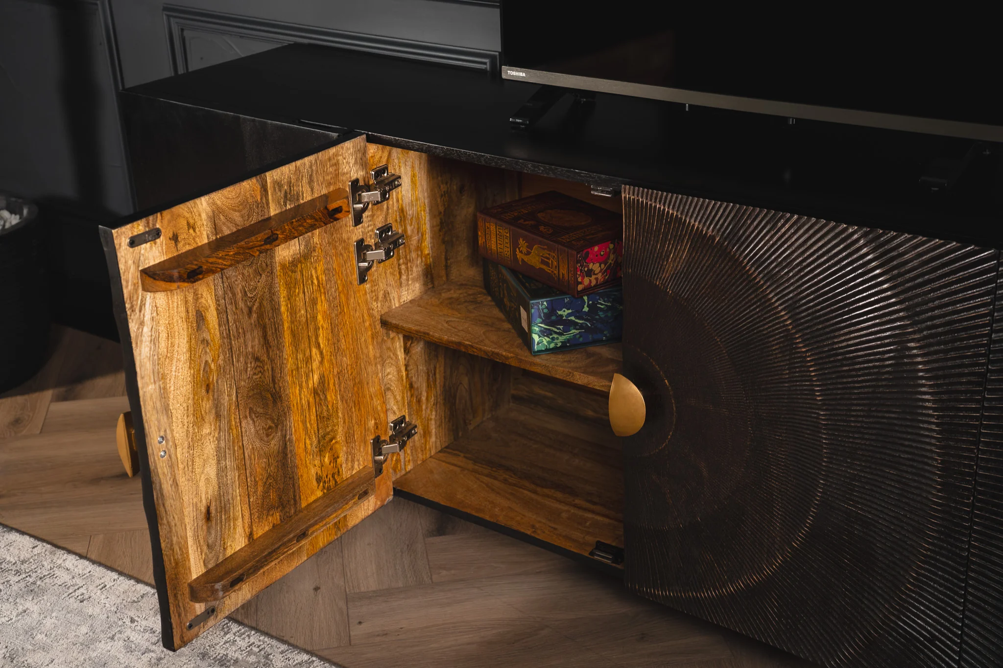 Solid Mango Wood Floating TV Unit Black 180 cm with Curved Front – Sunset - Image 7