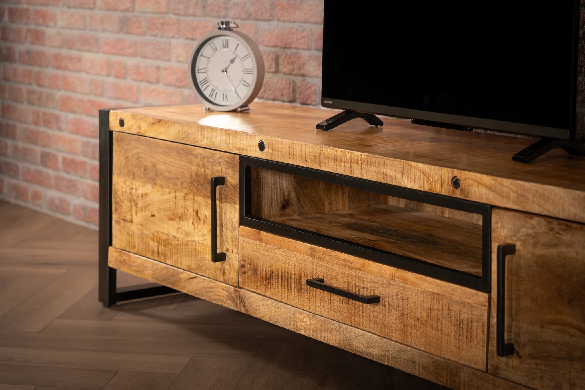 Solid Mango Wood TV unit and Black Metal Frame 200 cm – Iron Industrial - Image 4