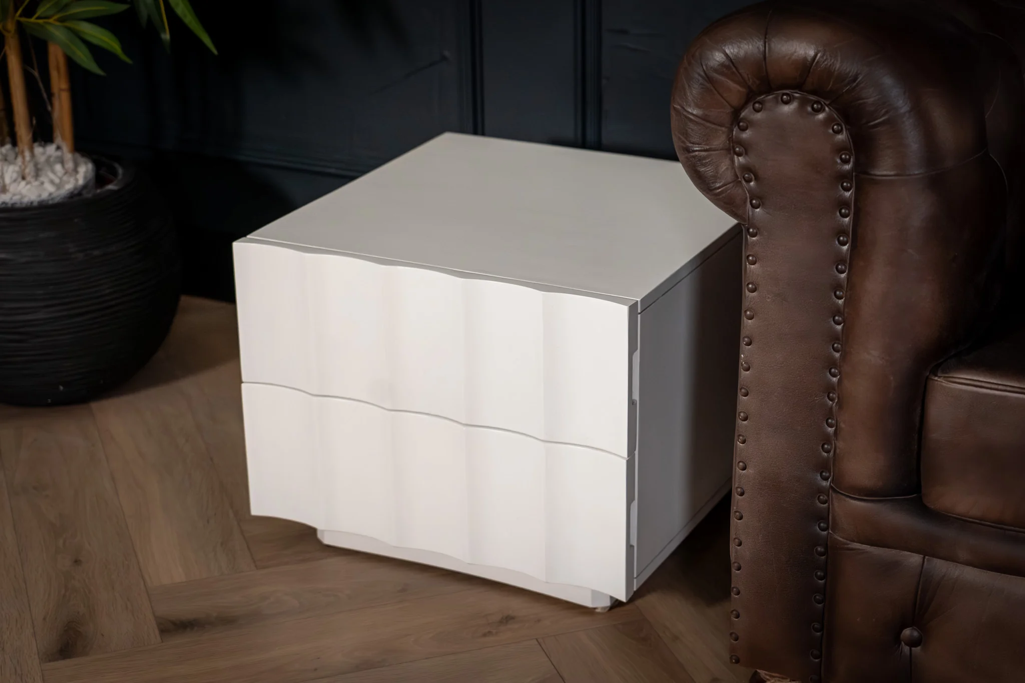 Solid Mango Wood Bedside Table 50 cm with 2 Drawers in White – Wave - Image 4